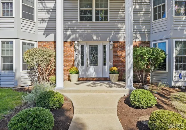 Photo 3 of Single family home for sale at 5029 Glennon Dr, Saint Louis, MO 63119 | MLS# MIS26066100 | Listing updated on 2026-10-21