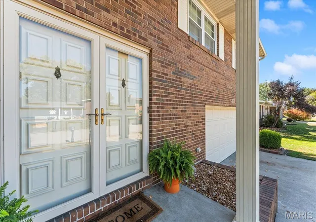 Photo 2 of Single family home for sale at 112 Toulon Ct, Fairview Heights, IL 62208 | MLS# MIS26066102 | Listing updated on 2026-10-22