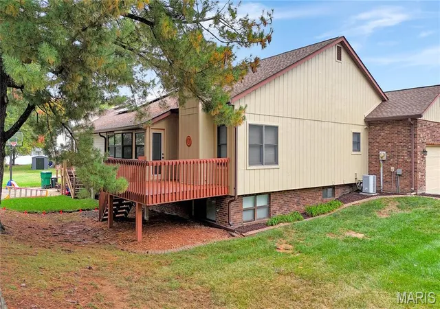 Photo 3 of Single family home for sale at 1217 Trailwood Ct, O Fallon, IL 62269 | MLS# MIS26066106 | Listing updated on 2026-10-23
