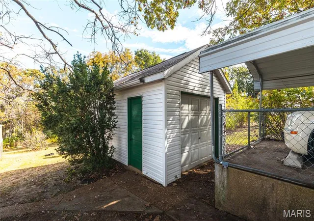 Photo 3 of Sale Pending at 3227 Lollar Branch Rd, Sullivan, MO 63080 | MLS# MIS26066111 | Listing updated on 2026-10-27