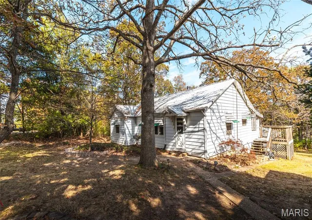 Photo 3 of Sale Pending at 3227 Lollar Branch Rd, Sullivan, MO 63080 | MLS# MIS26066111 | Listing updated on 2026-10-27