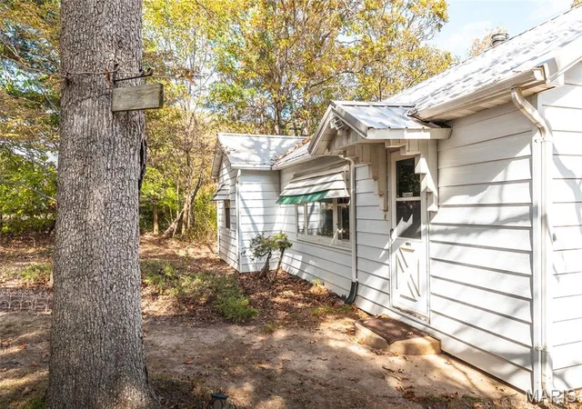 Photo 4 of Sale Pending at 3227 Lollar Branch Rd, Sullivan, MO 63080 | MLS# MIS26066111 | Listing updated on 2026-10-27