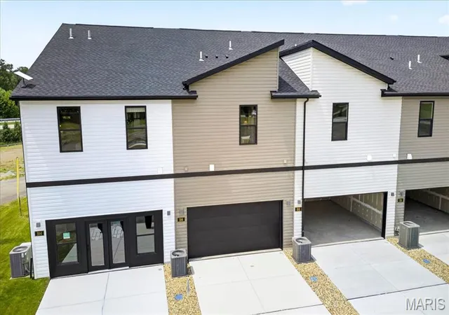 Photo 3 of Townhouse for sale at 106 Cottle Crk Way, Saint Charles, MO 63304 | MLS# MIS26066113 | Listing updated on 2026-10-14