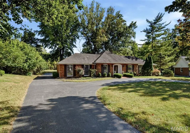 Photo 2 of Single family home for sale at 474 Hammermill Dr, Saint Louis, MO 63141 | MLS# MIS26066115 | Listing updated on 2026-10-23