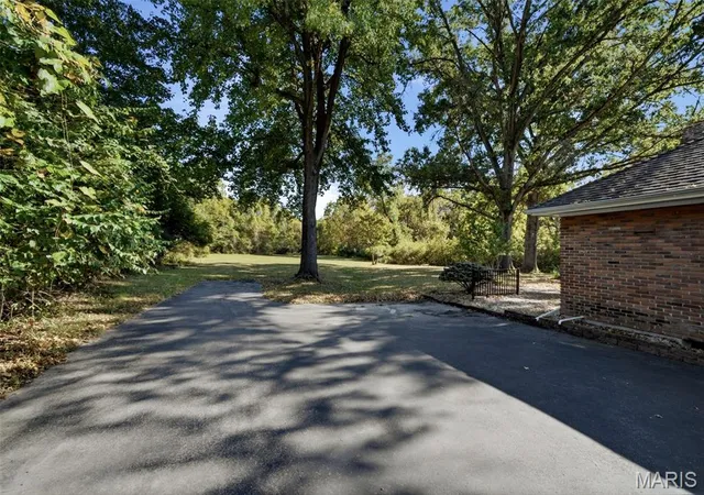 Photo 3 of Single family home for sale at 474 Hammermill Dr, Saint Louis, MO 63141 | MLS# MIS26066115 | Listing updated on 2026-10-23