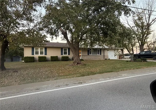 Photo 2 of Single family home for sale at 1748 Pottery Rd, Washington, MO 63090 | MLS# MIS26066117 | Listing updated on 2026-10-20