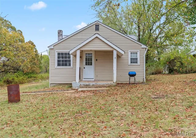 Single family home for sale at 1212 Berry Dairy Rd, De Soto, MO 63020 | MLS# MIS26066121
