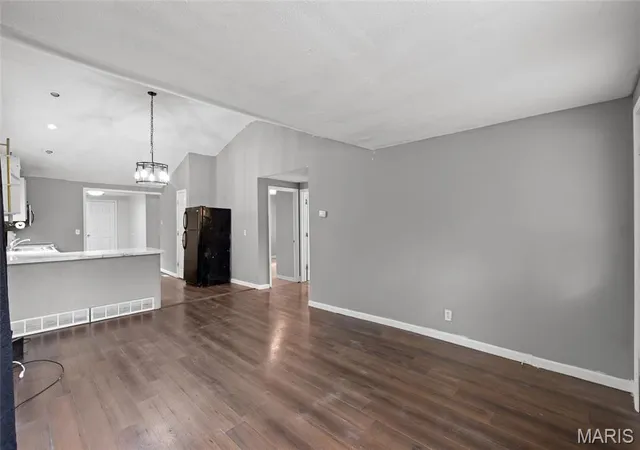 Photo 3 of Single family home for sale at 1212 Berry Dairy Rd, De Soto, MO 63020 | MLS# MIS26066121 | Listing updated on 2026-10-27