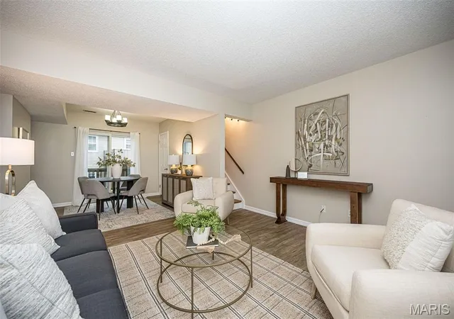 Photo 3 of Townhouse for sale at 1435 Oriole Pl, Saint Louis, MO 63144 | MLS# MIS26066127 | Listing updated on 2026-10-20