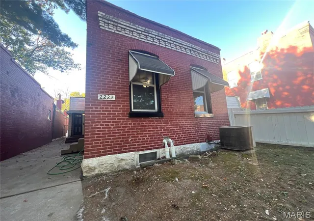 Photo 1 of Single family home for sale at 2222 Montana St, Saint Louis, MO 63118 | MLS# MIS26066133 | Listing updated on 2026-10-14