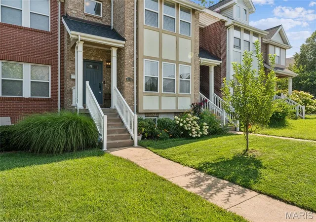 Photo 3 of Sale Pending at 4105 Olive St, St Louis, MO 63108 | MLS# MIS26066148 | Listing updated on 2026-10-27