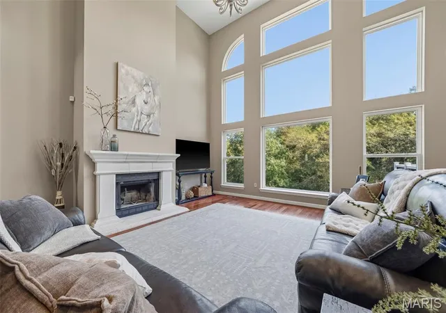Photo 2 of Sale Pending at 106 Crimson Oaks Ct, Lake Saint Louis, MO 63367 | MLS# MIS26066154 | Listing updated on 2026-10-19