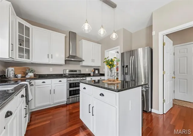 Photo 3 of Sale Pending at 106 Crimson Oaks Ct, Lake Saint Louis, MO 63367 | MLS# MIS26066154 | Listing updated on 2026-10-19