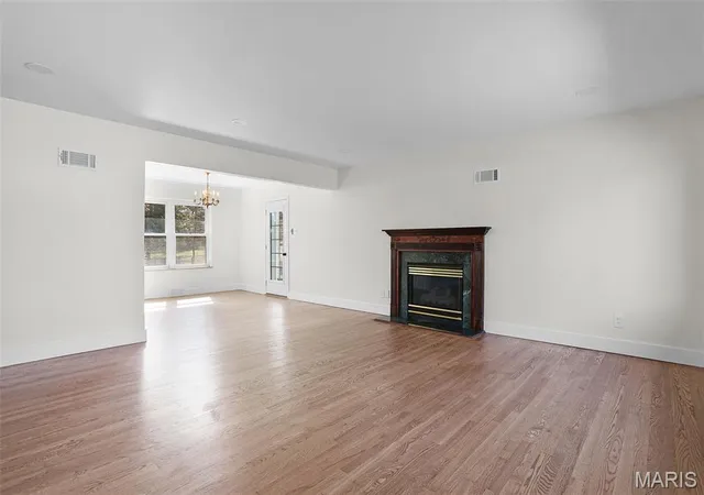 Photo 3 of Single family home for sale at 11820 Parklind Dr, Saint Louis, MO 63127 | MLS# MIS26066156 | Listing updated on 2026-10-16