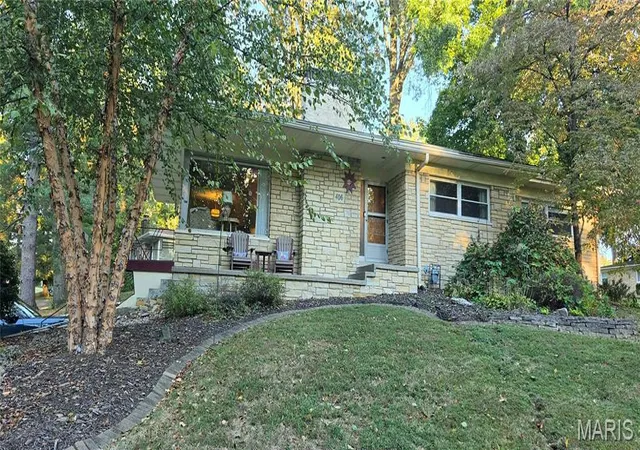 Photo 1 of Single family home for sale at 406 Lindley St, Edwardsville, IL 62025 | MLS# MIS26066166 | Listing updated on 2026-10-19