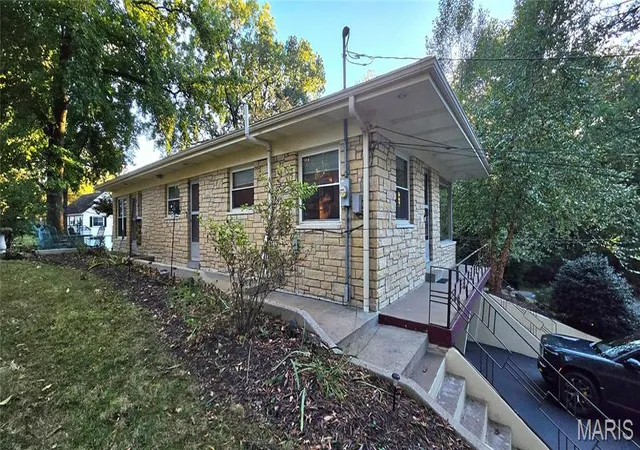 Photo 3 of Single family home for sale at 406 Lindley St, Edwardsville, IL 62025 | MLS# MIS26066166 | Listing updated on 2026-10-19
