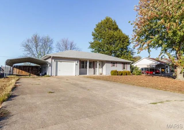 Photo 1 of Single family home for sale at 1123 Howard Dr, Lebanon, MO 65536 | MLS# MIS26066168 | Listing updated on 2026-10-27