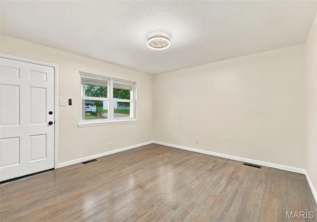 Photo 2 of Single family home for sale at 4904 Plum Tree Ln, Hazelwood, MO 63042 | MLS# MIS26066169 | Listing updated on 2026-10-16