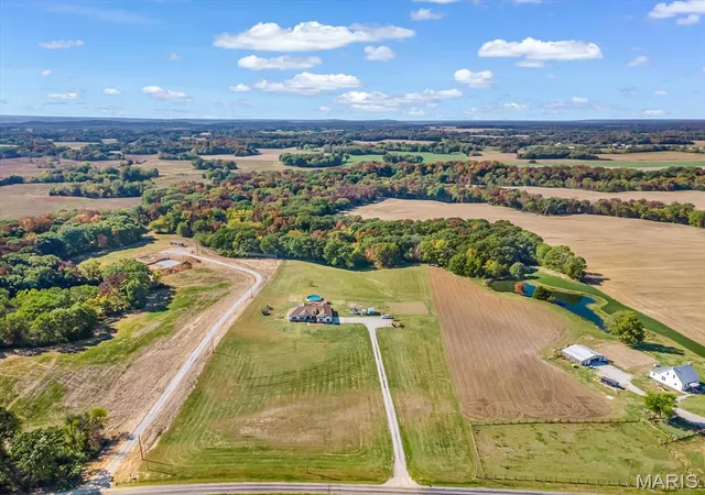 Photo 3 of Single family home for sale at 3637 G Rd, Fults, IL 62244 | MLS# MIS26066170 | Listing updated on 2026-10-27