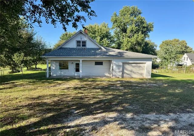 Photo 1 of Single family home for sale at 28630 State Route V, Maywood, MO 63454 | MLS# MIS26066177 | Listing updated on 2026-10-16