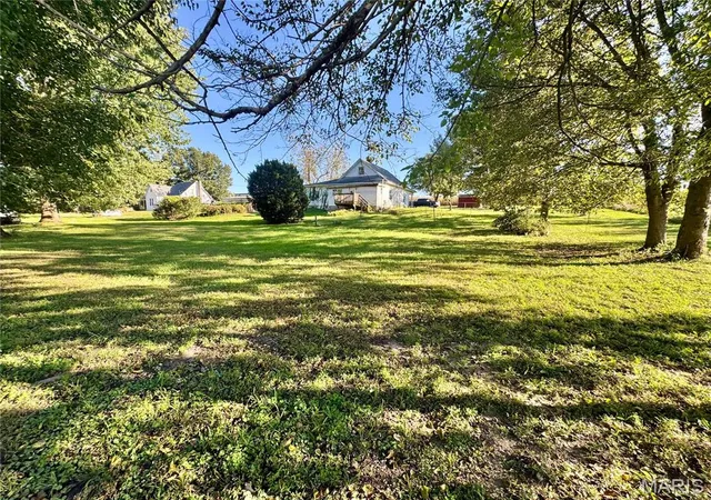Photo 3 of Single family home for sale at 28630 State Route V, Maywood, MO 63454 | MLS# MIS26066177 | Listing updated on 2026-10-16