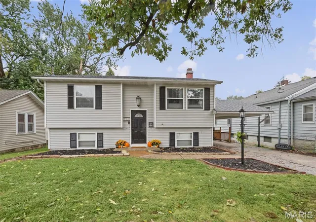 Photo 1 of Single family home for sale at 2318 Birch St, Alton, IL 62002 | MLS# MIS26066182 | Listing updated on 2026-10-19