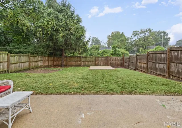 Photo 3 of Single family home for sale at 2318 Birch St, Alton, IL 62002 | MLS# MIS26066182 | Listing updated on 2026-10-19