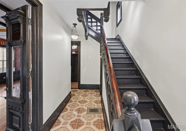 Photo 3 of Single family home for sale at 679 St Louis, Nashville, IL 62263 | MLS# MIS26066187 | Listing updated on 2026-10-26