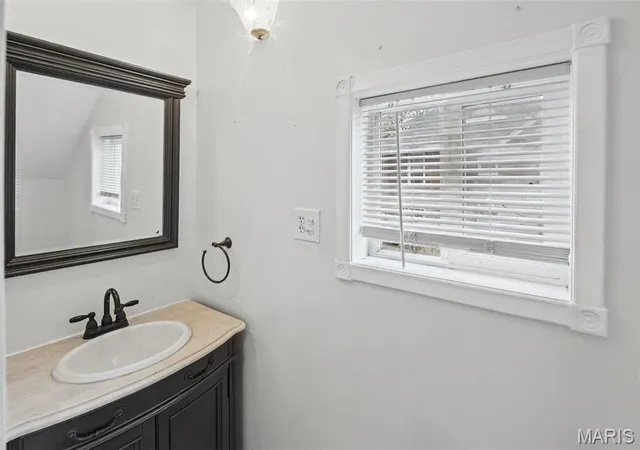 Photo 4 of Single family home for sale at 679 St Louis, Nashville, IL 62263 | MLS# MIS26066187 | Listing updated on 2026-10-26