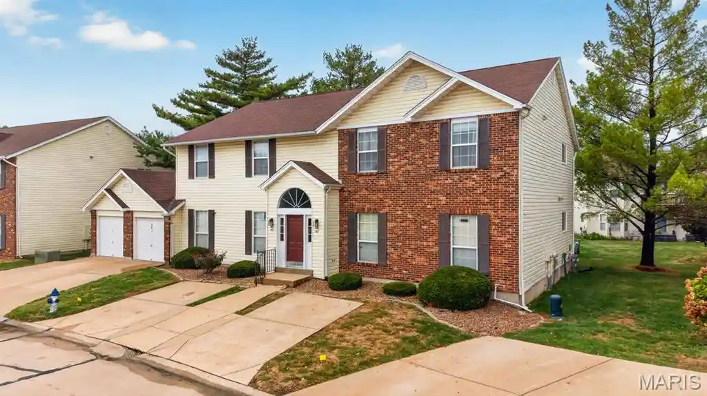 Listing Photo 2 - Condo for sale in 521 Starwood Dr located at 521 Starwood Dr, St. Peters, MO 63376 - Unit 521 Starwood Dr