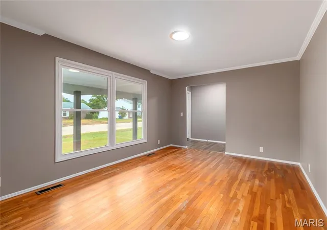 Photo 4 of Single family home for sale at 2865 Heatherton Dr, Florissant, MO 63033 | MLS# MIS26066195 | Listing updated on 2026-10-21