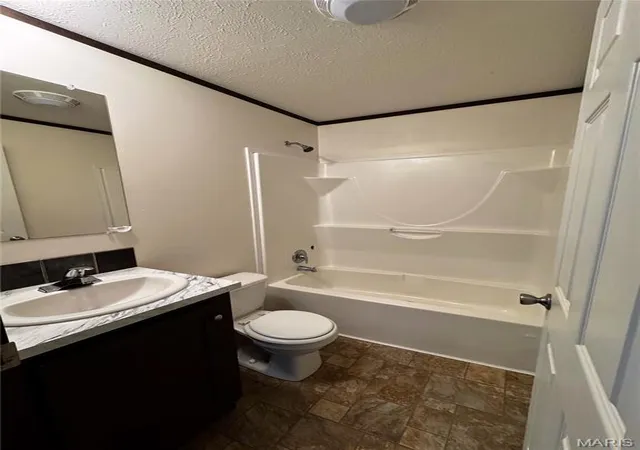 Photo 4 of Manufactured home for sale at 909 Veterans St, Red Bud, IL 62278 | MLS# MIS26066202 | Listing updated on 2026-10-22