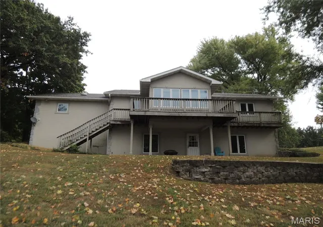 Photo 2 of Single family home for sale at 1319 Lake Shore Dr, Greenville, IL 62246 | MLS# MIS26066207 | Listing updated on 2026-10-16