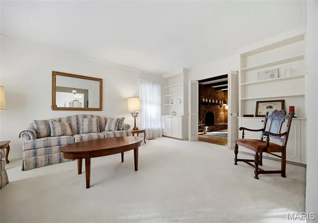 Photo 3 of Single family home for sale at 1071 Port Diane Dr, Saint Louis, MO 63146 | MLS# MIS26066209 | Listing updated on 2026-10-20