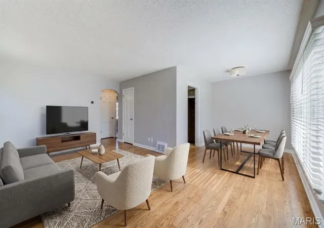 Photo 2 of Single family home for sale at 5213 Fairview Ave, Saint Louis, MO 63139 | MLS# MIS26066211 | Listing updated on 2026-10-21
