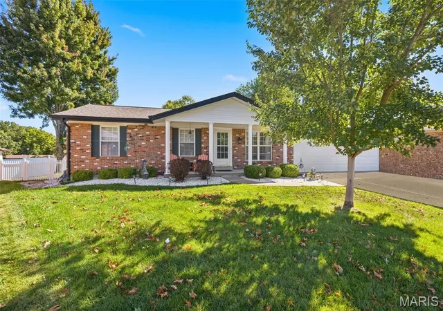 Photo 2 of Single family home for sale at 5858 Hunterbrook Ct, Saint Louis, MO 63129 | MLS# MIS26066221 | Listing updated on 2026-10-22