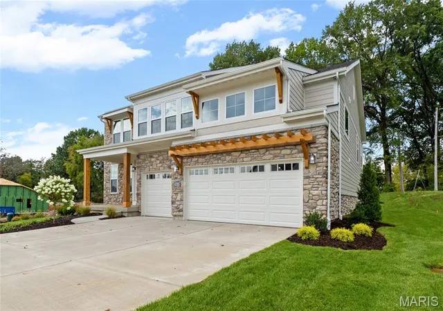 Photo 3 of Single family home for sale at 12315 Wildlife Trl, Town And Country, MO 63141 | MLS# MIS26066223 | Listing updated on 2026-10-28