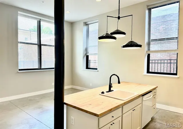 Photo 4 of Multi family home for sale at 4432 Olive St, Saint Louis, MO 63108 | MLS# MIS26066224 | Listing updated on 2026-10-14