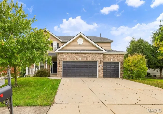 Photo 2 of Single family home for sale at 3615 Scotsdale Dr, Belleville, IL 62226 | MLS# MIS26066225 | Listing updated on 2026-10-19