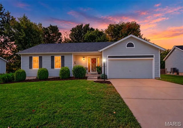 Photo 1 of Single family home for sale at 120 Oak Valley Dr, Saint Peters, MO 63376 | MLS# MIS26066229 | Listing updated on 2026-10-19