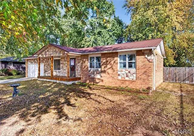 Photo 2 of Single family home for sale at 2096 Highland St, Lebanon, MO 65536 | MLS# MIS26066233 | Listing updated on 2026-10-17
