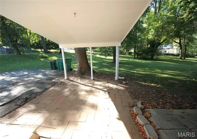 Photo 4 of Single family home for sale at 90 Green Acres Rd, Saint Louis, MO 63137 | MLS# MIS26066244 | Listing updated on 2026-10-20