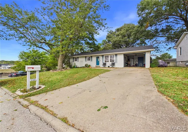 Single family home for sale at 2122 Brink Ave, Cape Girardeau, MO 63703 | MLS# MIS26066251