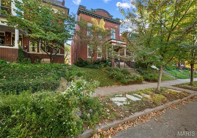 Photo 3 of Single family home for sale at 3884 Connecticut St, Saint Louis, MO 63116 | MLS# MIS26066255 | Listing updated on 2026-10-19