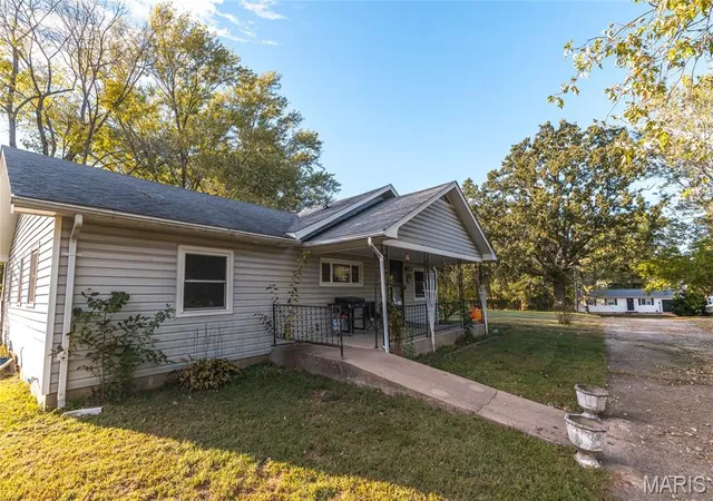 Photo 1 of Single family home for sale at 730 W Washington St, Saint James, MO 65559 | MLS# MIS26066264 | Listing updated on 2026-10-21