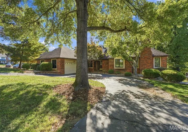 Photo 1 of Sale Pending at 741 Cedar Fld Ct, Chesterfield, MO 63017 | MLS# MIS26066280 | Listing updated on 2026-10-27