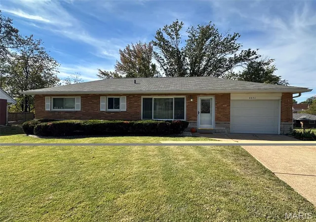 Photo 1 of Single family home for sale at 8851 Glen Rose Dr, Saint Louis, MO 63126 | MLS# MIS26066285 | Listing updated on 2026-10-28