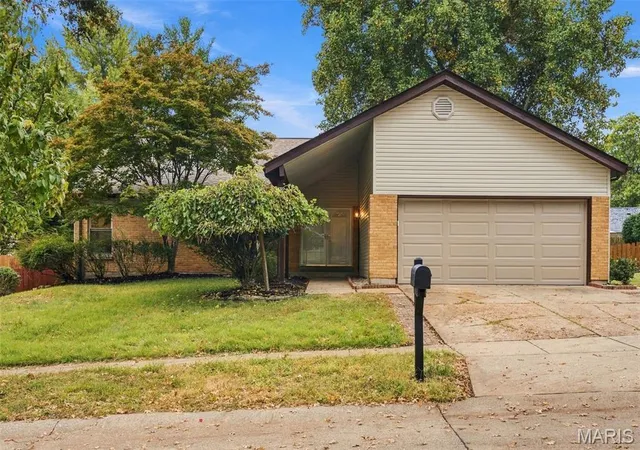 Photo 1 of Single family home for sale at 12226 Autumn Dale Ct, Maryland Heights, MO 63043 | MLS# MIS26066286 | Listing updated on 2026-10-17