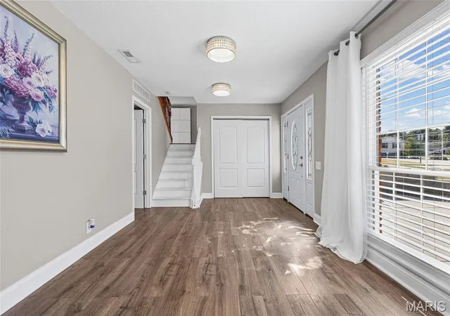 Photo 4 of Sale Pending at 4301 Barth Dr, Saint Louis, MO 63125 | MLS# MIS26066290 | Listing updated on 2026-10-18