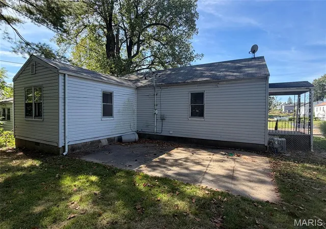 Photo 2 of Sale Pending at 7625 Belwood Dr, Saint Louis, MO 63121 | MLS# MIS26066293 | Listing updated on 2026-10-26